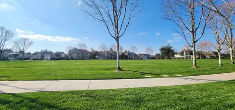 1810 Delft Ct, Tulare, CA 93274 photo 36