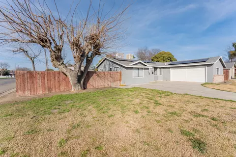 1726 Heffner Ave, Corcoran, CA 93212 photo 4