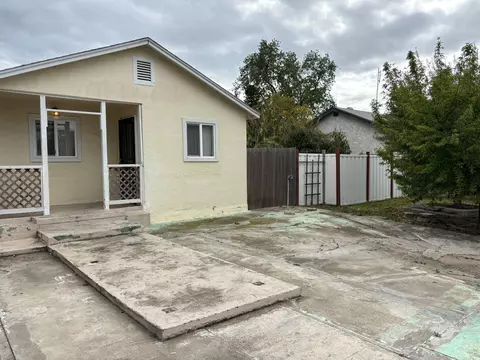 315 E Ferguson Ave, Visalia, CA 93291