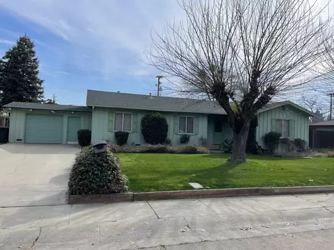 2704 S West St, Visalia, CA 93277