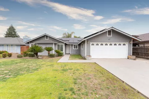 5436 W Seeger Ct, Visalia, CA 93277
