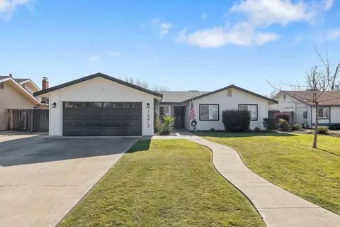 1373 Cedar Ln, Lemoore, CA 93245