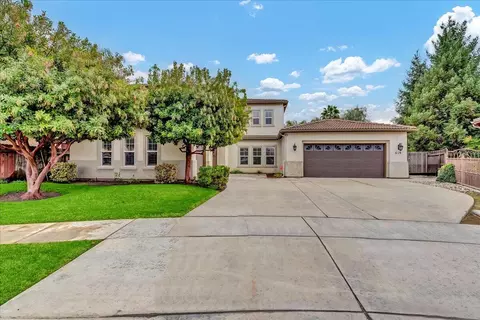 Exterior - 619 E La Vida Ave, Visalia, CA 93292 photo 2 of 9