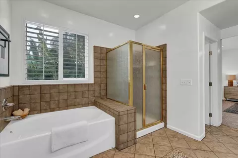 Bath - 619 E La Vida Ave, Visalia, CA 93292 photo 6 of 6