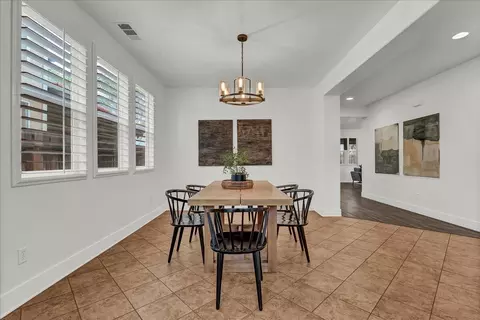 Dining - 619 E La Vida Ave, Visalia, CA 93292 photo 1 of 7