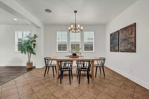 Dining - 619 E La Vida Ave, Visalia, CA 93292 photo 2 of 7