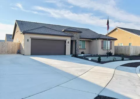 3437 N Atwood Ct, Visalia, CA 93291