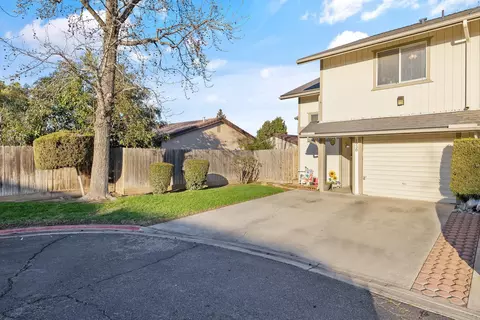 1938 E Laura Ave, Visalia, CA 93292