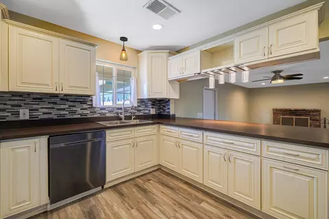 76 E Spruce Ave, Lemoore, CA 93245 photo 12