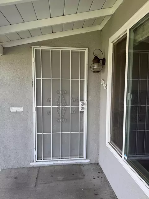 915 E Myrtle Ave, Visalia, CA 93292 photo 4