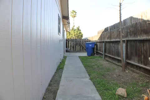 685 Wood Ln, Lemoore, CA 93245 photo 22