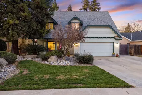5940 W Dartmouth Ave, Visalia, CA 93277