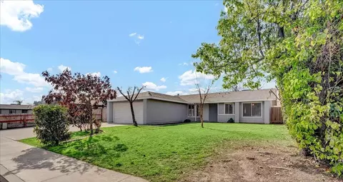 2843 N Fairway St, Visalia, CA 93291