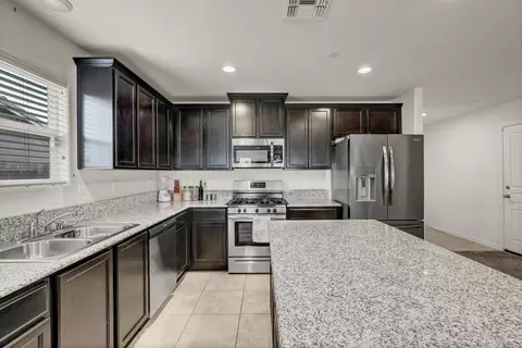 4202 E Harold Ave, Visalia, CA 93292 photo 9
