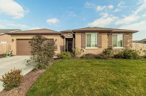 2740 Jasmine Ave, Reedley, CA 93654
