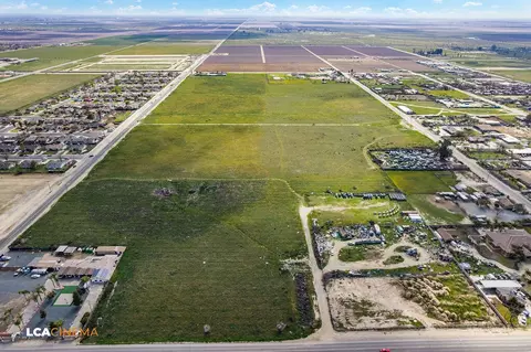 Cecil Avenue, Delano, CA 93215