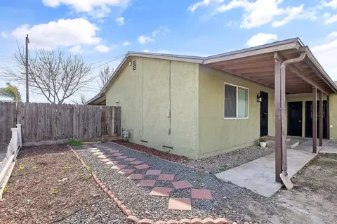 Exterior - 756 E North Way, Dinuba, CA 93618 photo 2 of 9
