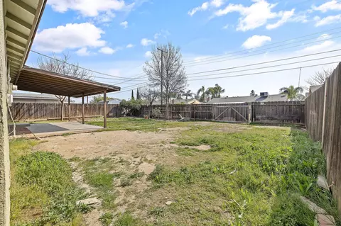 Exterior - 756 E North Way, Dinuba, CA 93618 photo 7 of 9