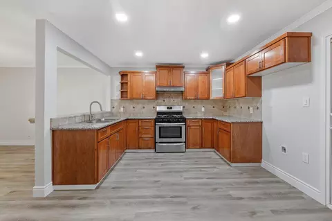 Kitchen - 756 E North Way, Dinuba, CA 93618 photo 1 of 4