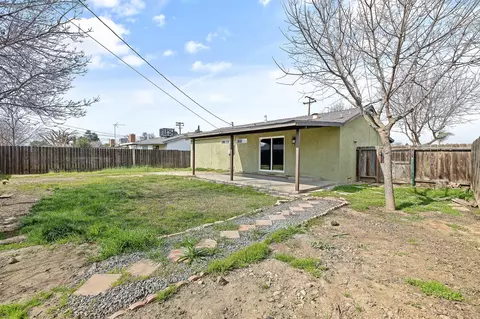 Exterior - 756 E North Way, Dinuba, CA 93618 photo 5 of 9