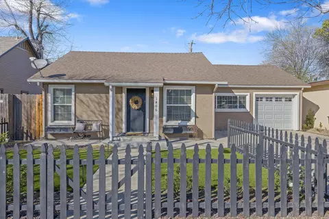 1406 W Center Ave, Visalia, CA 93291