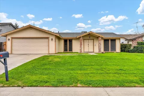 2606 S Conyer St, Visalia, CA 93291