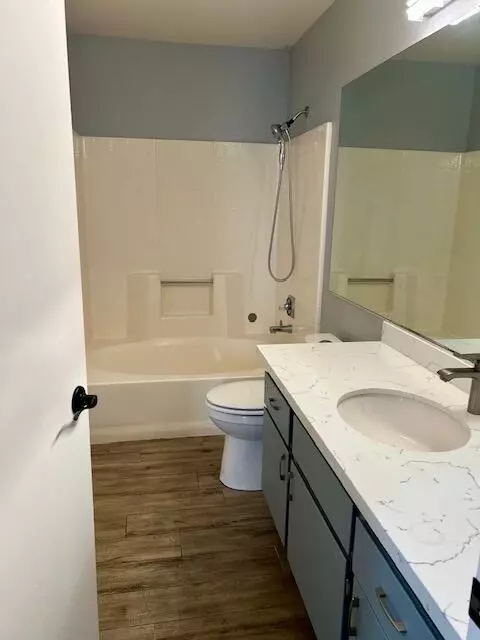1339 E Castlecrest Ave, Visalia, CA 93292 photo 9