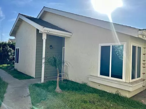 1339 E Castlecrest Ave, Visalia, CA 93292 photo 2