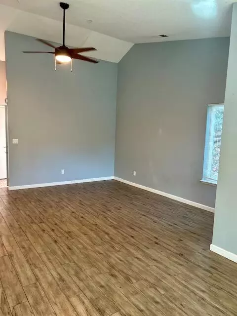 1339 E Castlecrest Ave, Visalia, CA 93292 photo 13