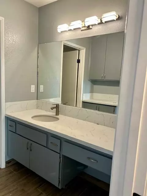 1339 E Castlecrest Ave, Visalia, CA 93292 photo 6