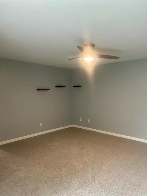 1339 E Castlecrest Ave, Visalia, CA 93292 photo 16