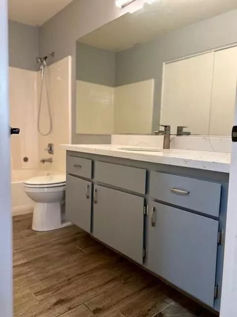 1339 E Castlecrest Ave, Visalia, CA 93292 photo 8