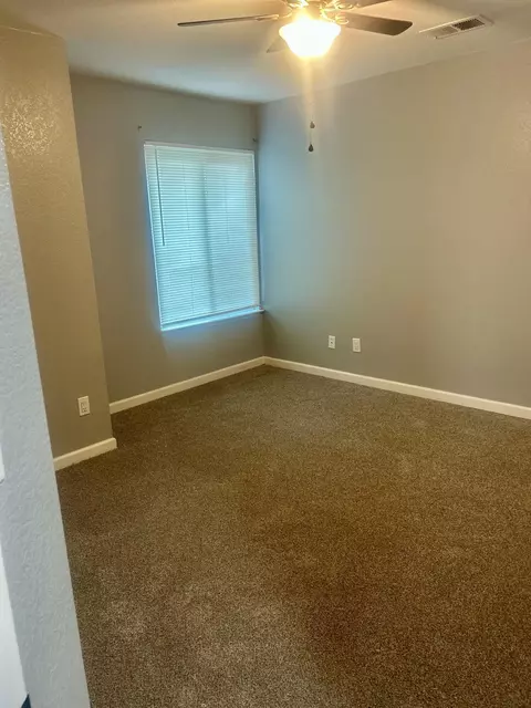 1339 E Castlecrest Ave, Visalia, CA 93292 photo 17