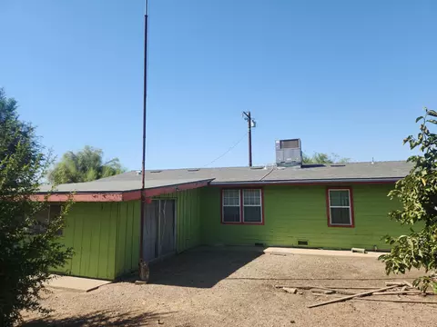Exterior - 25375 Ave 208 #208, Strathmore, CA 93267 photo 3 of 4