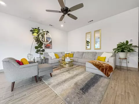 335 E Taylor Ave, Visalia, CA 93291 photo 12