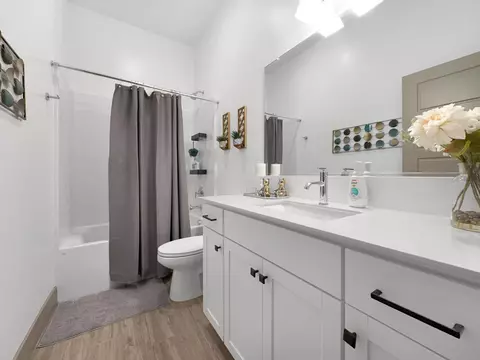 335 E Taylor Ave, Visalia, CA 93291 photo 21