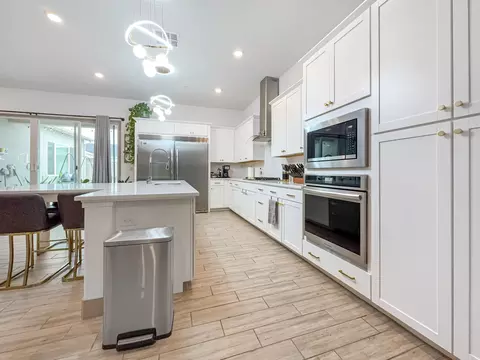 335 E Taylor Ave, Visalia, CA 93291 photo 9