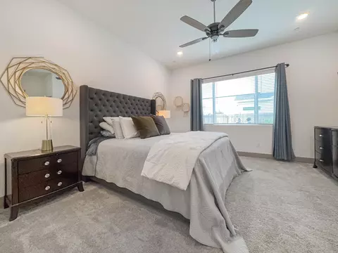 335 E Taylor Ave, Visalia, CA 93291 photo 14
