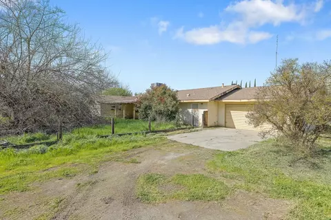 Exterior - 1661 W Visalia Rd, Exeter, CA 93221 photo 12 of 19