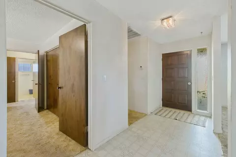 Entry Way - 1661 W Visalia Rd, Exeter, CA 93221 photo 3 of 11