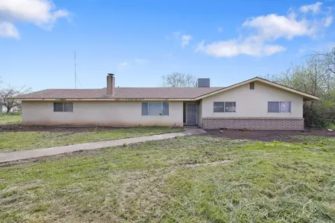 1661 W Visalia Rd, Exeter, CA 93221