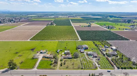 View/Area - 1661 W Visalia Rd, Exeter, CA 93221 photo 5 of 14