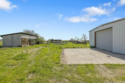 Exterior - 1661 W Visalia Rd, Exeter, CA 93221 photo 14 of 19
