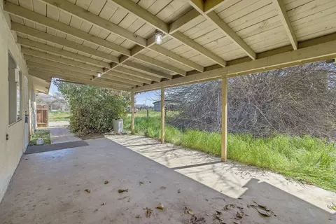 Exterior - 1661 W Visalia Rd, Exeter, CA 93221 photo 10 of 19