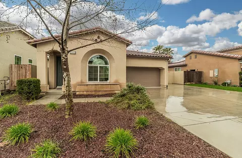 6449 Tulare St, Fresno, CA 93727