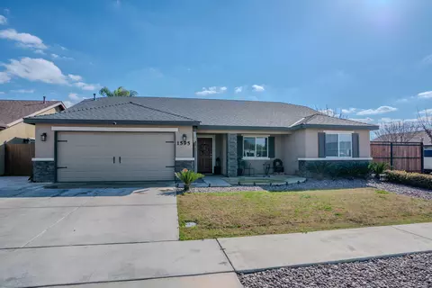 1595 Santa Cruz Ave, Tulare, CA 93274