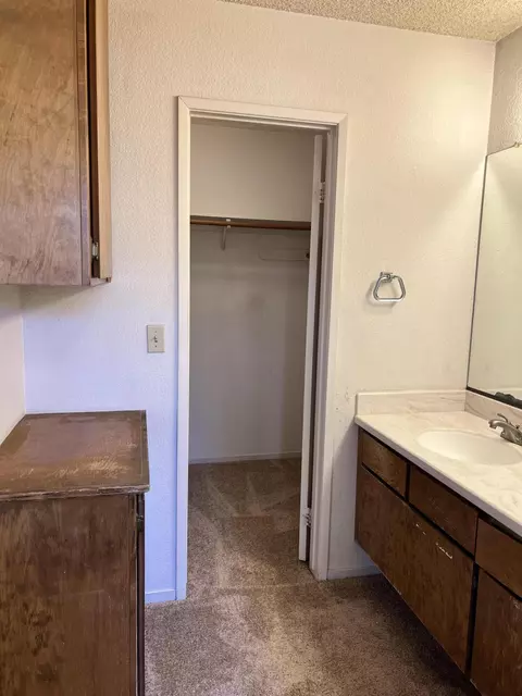 1826 E Babcock Ave, Visalia, CA 93292 photo 28