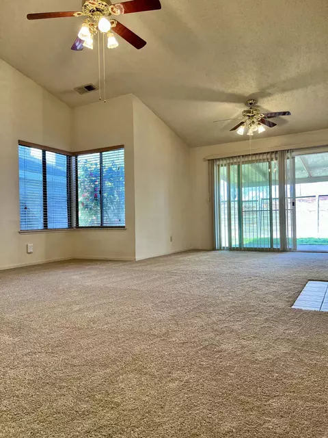 1826 E Babcock Ave, Visalia, CA 93292 photo 8