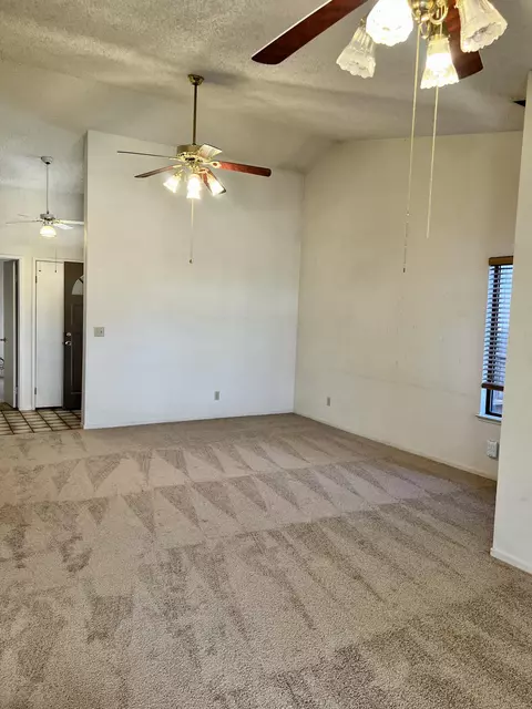 1826 E Babcock Ave, Visalia, CA 93292 photo 6