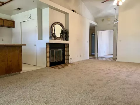 1826 E Babcock Ave, Visalia, CA 93292 photo 11